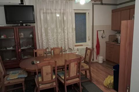 Orahovica, kuća 198 m2 + okućnica 5017 m2 