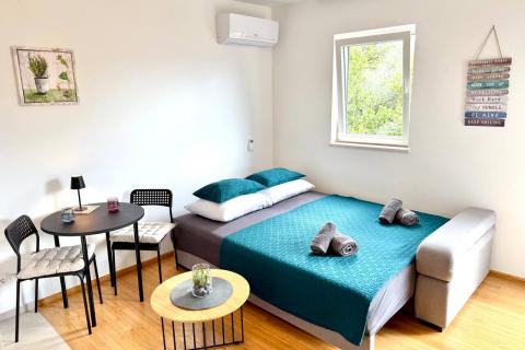 Flat/Appartement Njivice, Omi&scaron;alj, 17m2