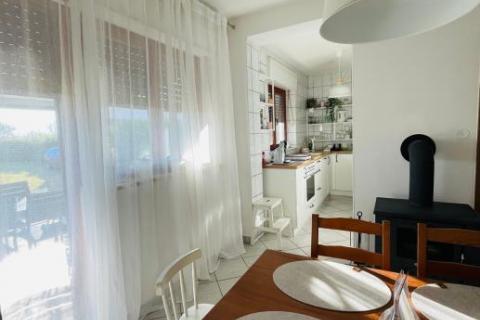 Istra,Loborika-kuća sa velikom okućnicom i garažom