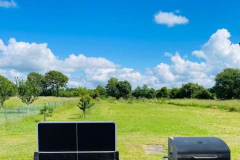 Istra,Loborika-kuća sa velikom okućnicom i garažom