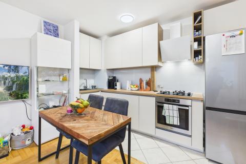 Zagreb, Oranice - dvosoban stan s lođom i parkingom