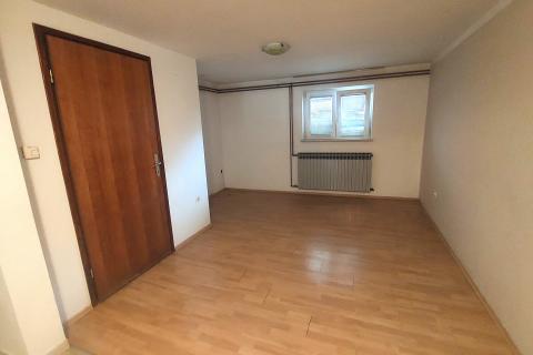 Huis Trnava, Donja Dubrava, 250m2