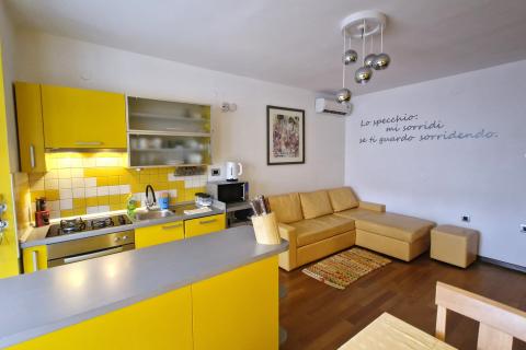 Istra, Pula, Centar - stan 62 m2, 2 balkona, parking, namje&scaron;ten