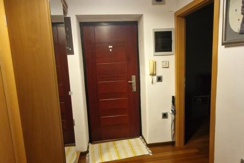 Istra, Pula, Centar - stan 62 m2, 2 balkona, parking, namje&scaron;ten