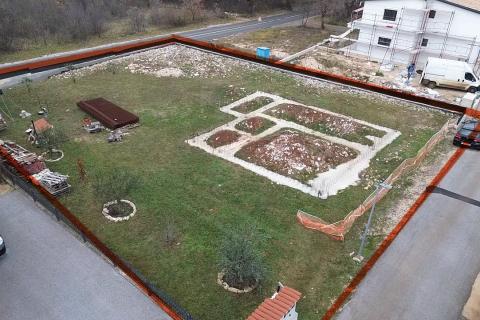 Istra Buje,Momjan-Građevinsko zemlji&scaron;te sa započetom gradnjom