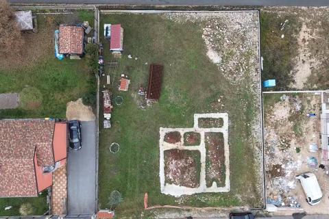 Istra Buje,Momjan-Građevinsko zemlji&scaron;te sa započetom gradnjom