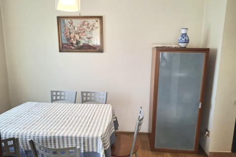 Rab, Palit- stan sa parkingom blizu mora