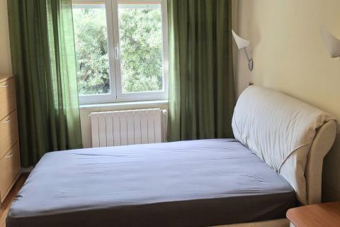 Rab, Palit- stan sa parkingom blizu mora