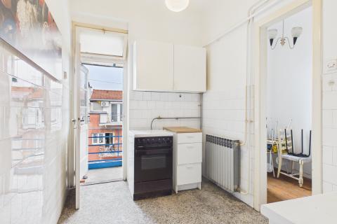 Zagreb, Tre&scaron;njevka-trosobni stan sa 2 balkona 57m2