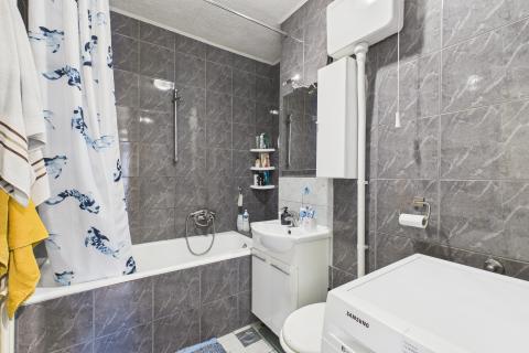 Sesvete, Luka - dvosoban stan s balkonom