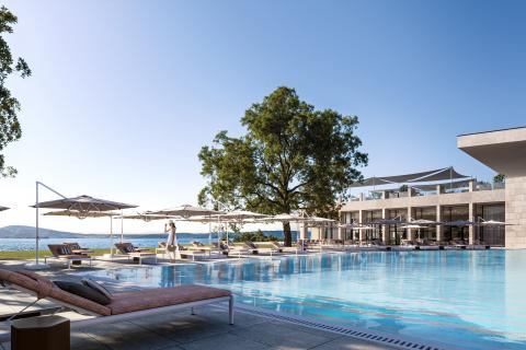 Novi Vinodolski- luksuzni stan prvi red do mora