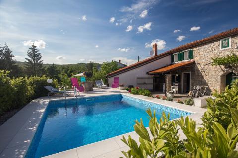 Matulji, Veli Brgud, obnovljena kamena kuća s bazenom i garažom