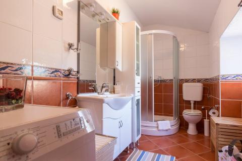 Matulji, Veli Brgud, obnovljena kamena kuća s bazenom i garažom