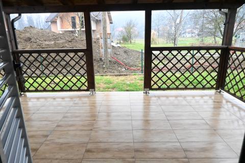 Zagreb, Dubrava - stan s 2 spavaće sobe, 2 parkirna mjesta, vrt