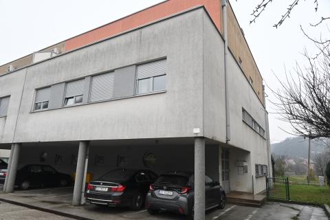 Zagreb, Dubrava - stan s 2 spavaće sobe, 2 parkirna mjesta, vrt