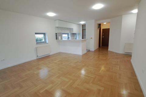 Zagreb, Dubrava - stan s 2 spavaće sobe, 2 parkirna mjesta, vrt