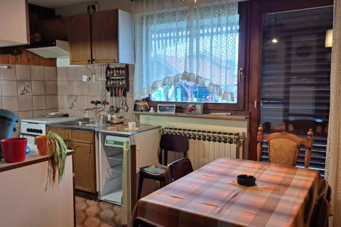 Zagreb, Dubrava - obiteljska kuća katnica 200 m2, okućnica, mirna ulica