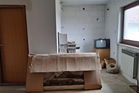 Zagreb, Dubrava - obiteljska kuća katnica 200 m2, okućnica, mirna ulica