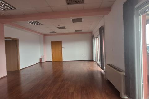 Zagreb,iznajmljuje se 145 m2 modernog poslovnog prostora u Lučkom