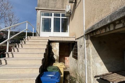 Krk-grad,etaža s pogledom,okućnica 245 m2