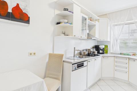 Rovinj - 4 apartmana, pogled na more, 500 m od plaže