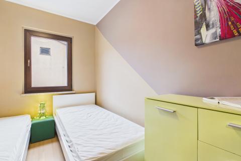 Rovinj, stan 86 m2, 2 spavaće sobe, parking, do centra