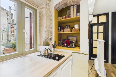 Istra- Rovinj- stan u starogradskoj jezgri