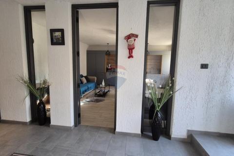 Istra, Kanfanar - stan u centru 90m2