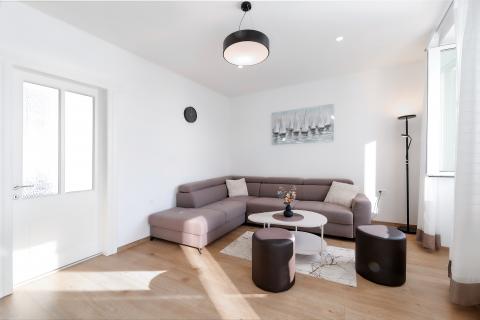 Opatija, Mo&scaron;ćenička Draga- stan za najam prvi red do mora