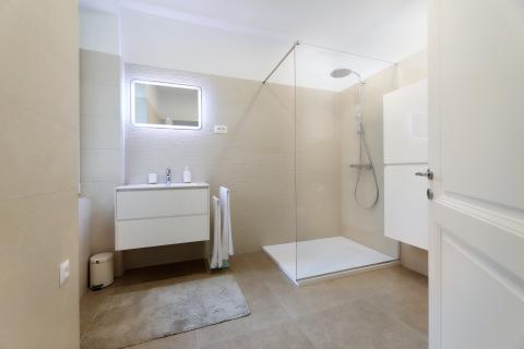 Opatija, Mo&scaron;ćenička Draga- stan za najam prvi red do mora