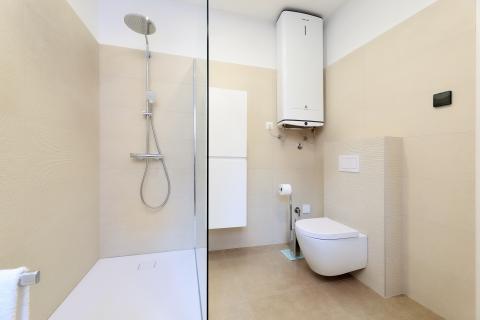 Opatija, Mo&scaron;ćenička Draga- stan za najam prvi red do mora