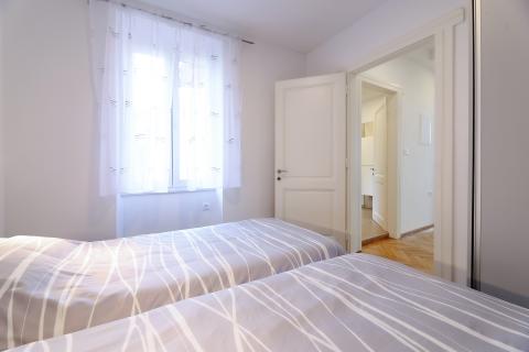 Opatija, Mo&scaron;ćenička Draga- stan za najam prvi red do mora