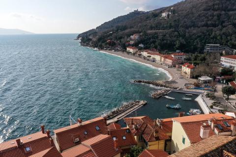 Opatija, Mo&scaron;ćenička Draga- stan za najam prvi red do mora