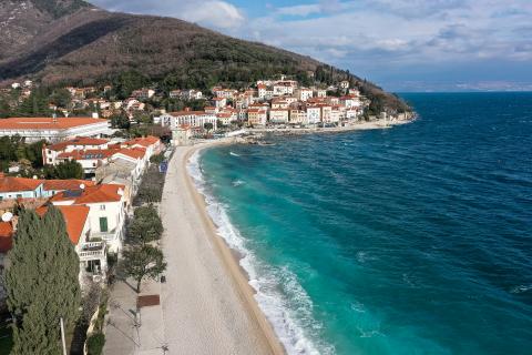 Opatija, Mo&scaron;ćenička Draga- stan za najam prvi red do mora