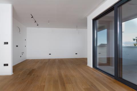 Opatija,Lovran- novogradnja s garažom, okućnicom, blizu mora