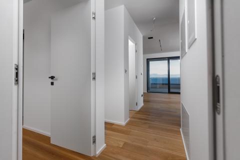 Opatija,Lovran- novogradnja s garažom, okućnicom, blizu mora