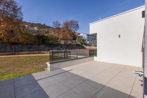 Opatija,Lovran- penthouse s garažom i okućnicom, blizu mora