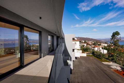 Opatija,Lovran- penthouse s garažom i okućnicom, blizu mora