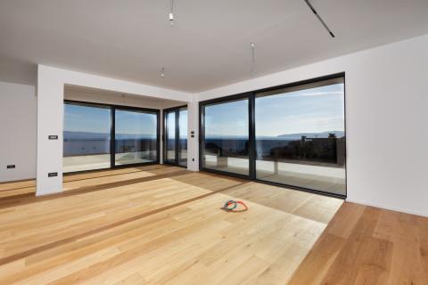 Opatija,Lovran- penthouse s garažom i okućnicom, blizu mora