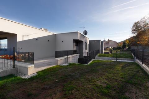 Opatija,Lovran- penthouse s garažom i okućnicom, blizu mora