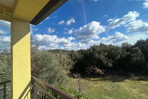 Vrsar, dvosoban stan sa velikom terasom