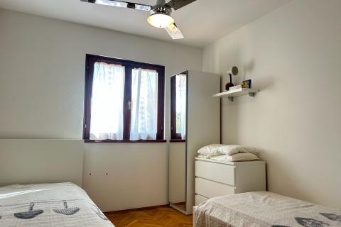 Vrsar, dvosoban stan sa velikom terasom