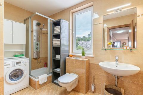 Rijeka, Zamet, tri stambene jedinice s pogledom, parkingom