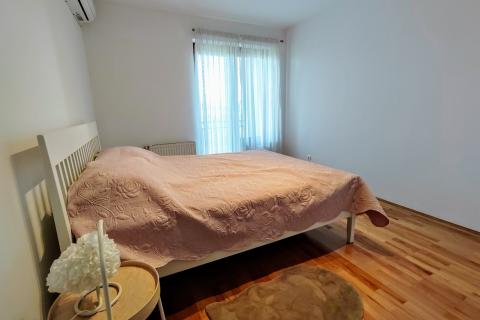 Karlovac, Grabrik - najam stan 64 m2