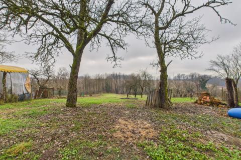 Križ, Bunjani, kuća sa imanjem