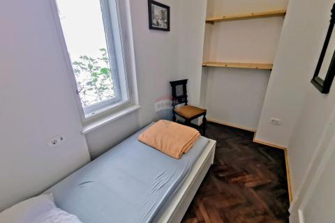 Rijeka, Centar, 3S+DB stan na drugom katu u zgradi s liftom