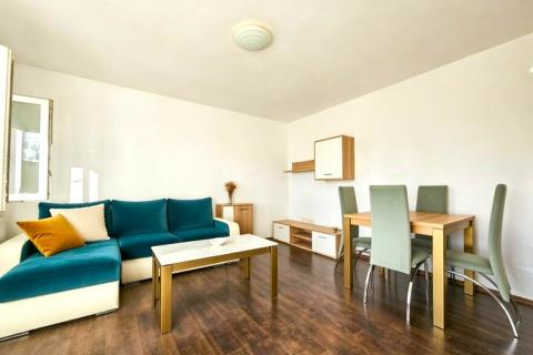 Zagreb, Remete &ndash; stan s velikom terasom, 59m2