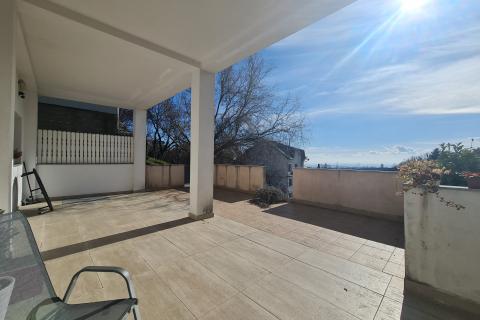 Zagreb, Remete &ndash; stan s velikom terasom, 59m2