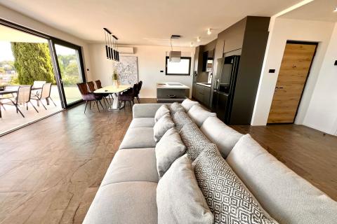 Wohnung Ičići, Opatija - Okolica, 150m2