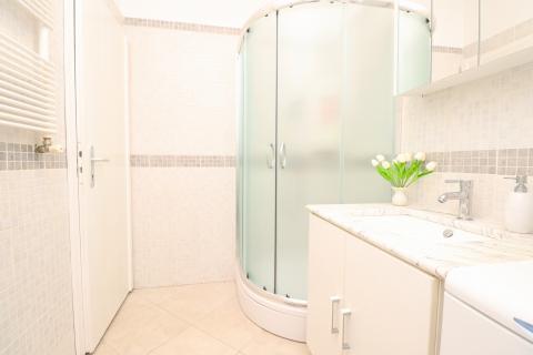 Zagreb, Remete &ndash; stan s velikom terasom, 59m2